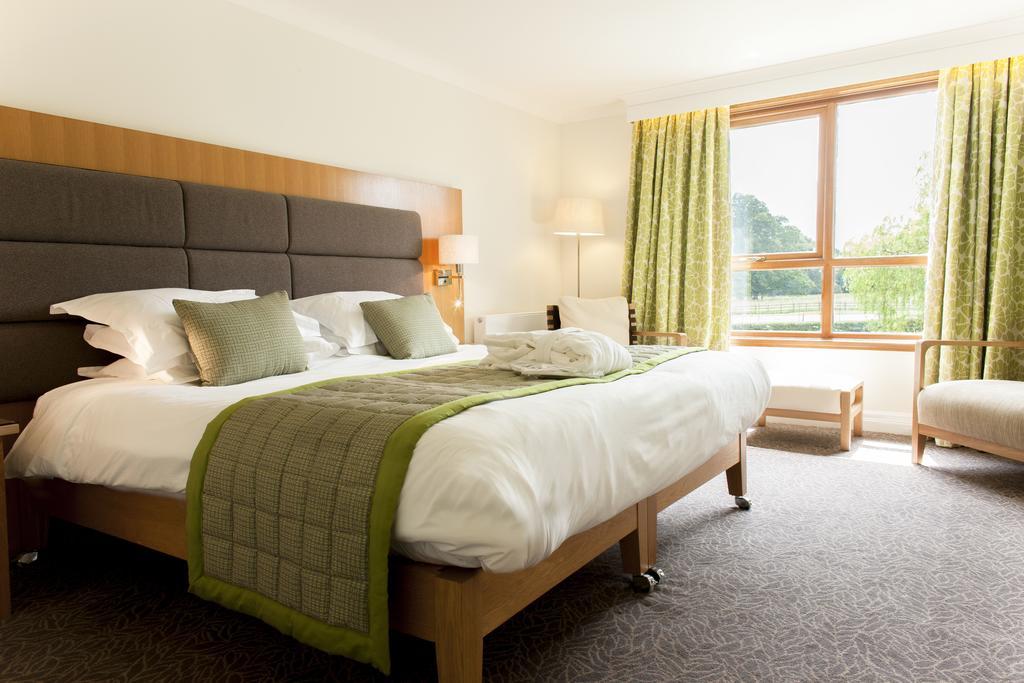 Champneys Forest Mere Liphook Room photo